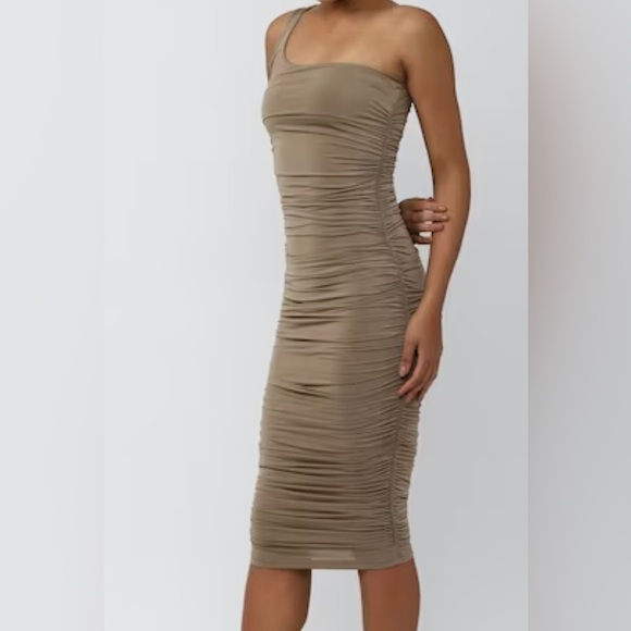 One shoulder ruched bodycon midi nwot - Picture 2 of 2